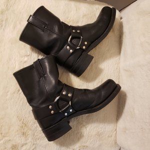 Frye men's black harness leather boots 8.5 EUC